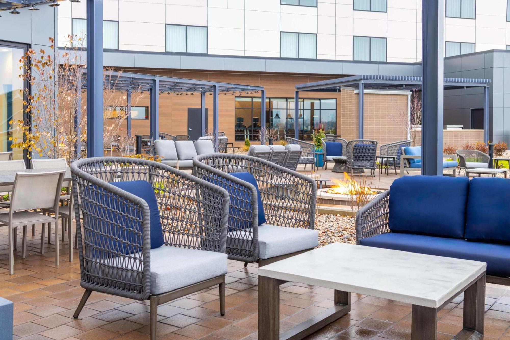 Homewood Suites By Hilton Holland Eksteriør billede